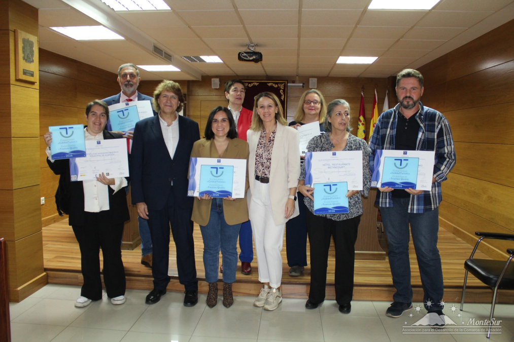 Diez empresas y entidades de Almadén y Chillón reciben el distintivo “Compromiso de Calidad Turística”