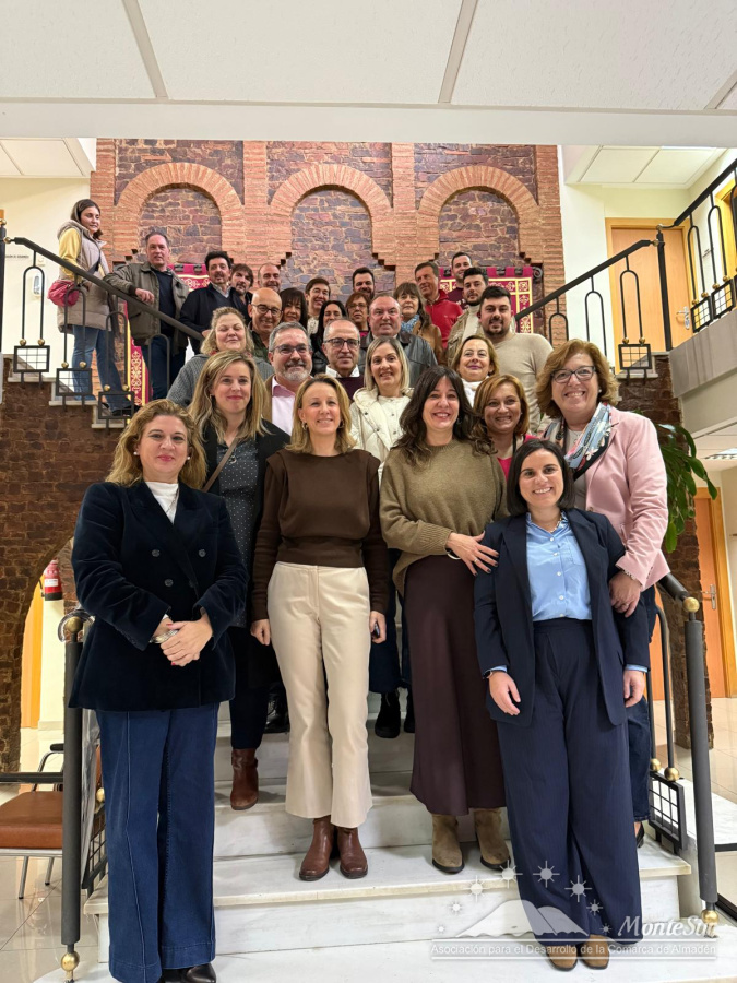 El GDR MonteSur firma los contratos de los 13 proyectos aprobados en 2025, con una inversión superior a 1 millón de euros en la Comarca de Almadén